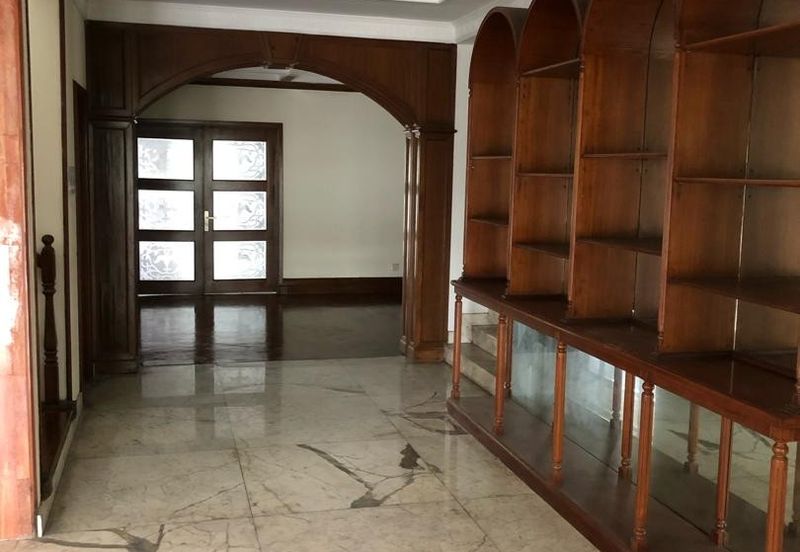 Bungalow with Private Pool @ Taman Duta