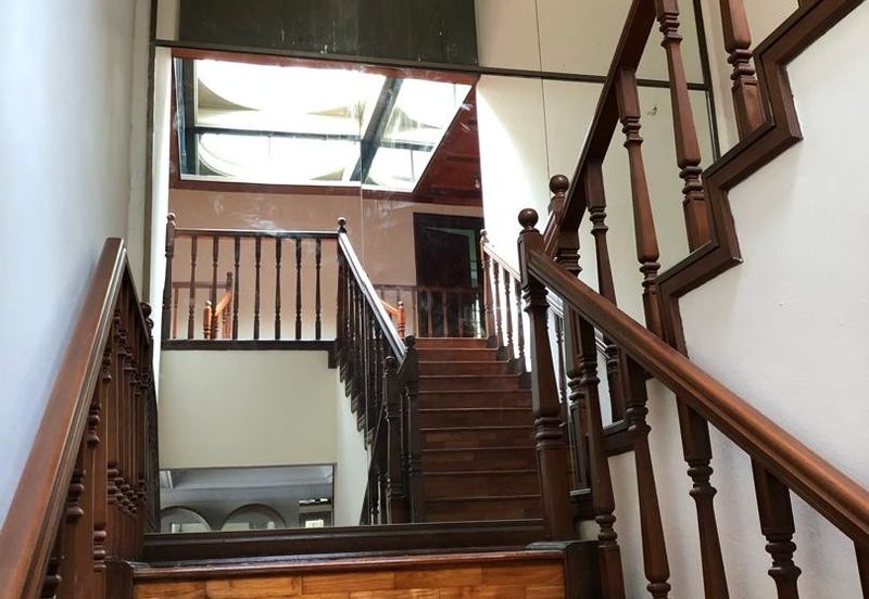 Bungalow with Private Pool @ Taman Duta