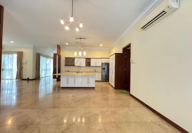 Luxurious Taman Duta Retreat