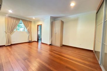 Luxurious Taman Duta Retreat