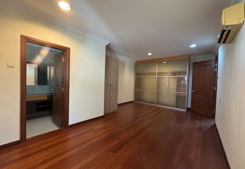 Luxurious Taman Duta Retreat