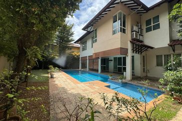Luxurious Taman Duta Retreat