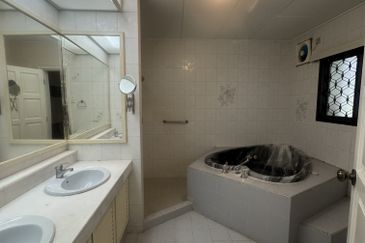 Jalan Tinggian Tunku