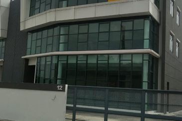 Premium Industrial Space - Strategic Rawang Exit Location