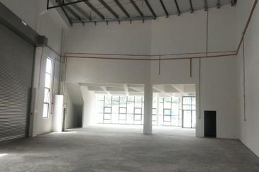 Premium Industrial Space - Strategic Rawang Exit Location