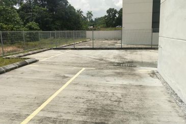Premium Industrial Space - Strategic Rawang Exit Location