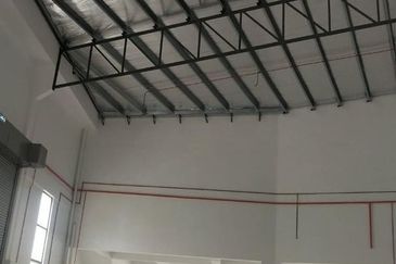 Premium Industrial Space - Strategic Rawang Exit Location