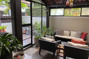 Stunning Corner Lot Semi-D in Duta Tropika 