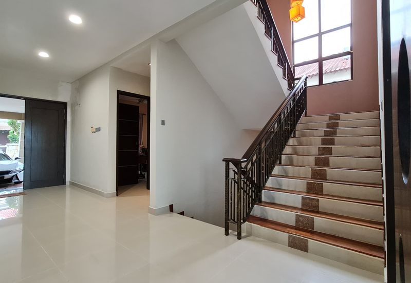 Elegant 2½-Storey Freehold Bungalow - Taman Sejati Hill Villa