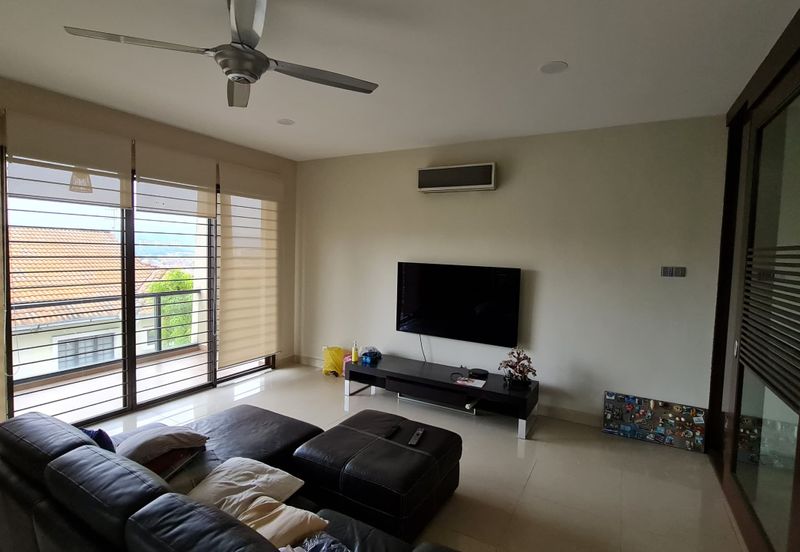 Elegant 2½-Storey Freehold Bungalow - Taman Sejati Hill Villa