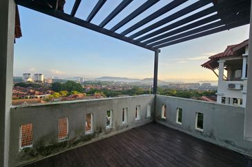 Elegant 2½-Storey Freehold Bungalow - Taman Sejati Hill Villa