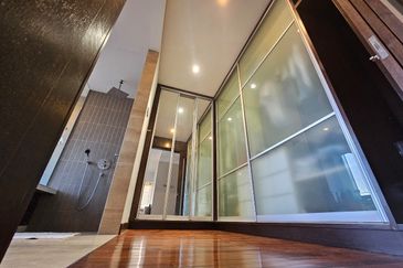 Elegant 2½-Storey Freehold Bungalow - Taman Sejati Hill Villa