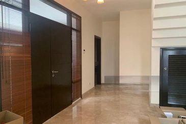 Luxurious Freehold 3-Storey Corner Bungalow - Mont Kiara