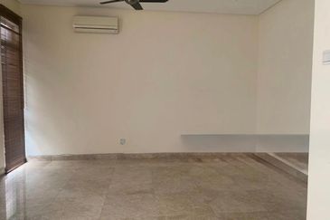 Luxurious Freehold 3-Storey Corner Bungalow - Mont Kiara