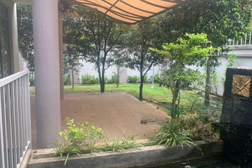 Luxurious Freehold 3-Storey Corner Bungalow - Mont Kiara