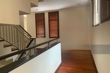 Luxurious Freehold 3-Storey Corner Bungalow - Mont Kiara