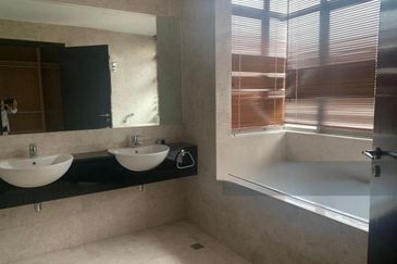 Luxurious Freehold 3-Storey Corner Bungalow - Mont Kiara