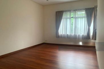 Luxurious Freehold 3-Storey Corner Bungalow - Mont Kiara