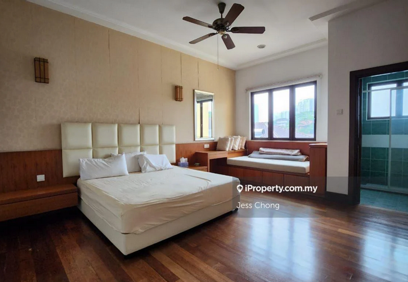 Semi-Detached House for sale