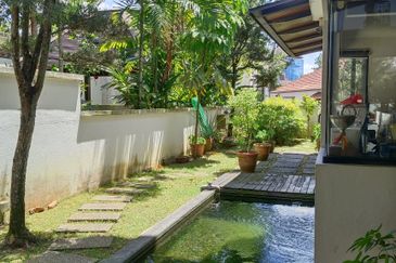 Bungalow House for sale