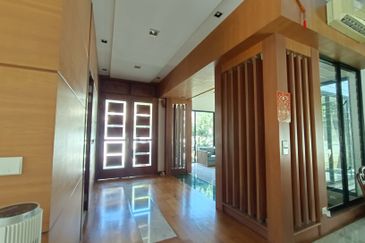 Bungalow House for sale