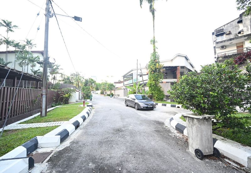 Bungalow House for sale