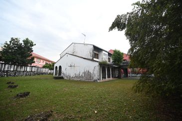 Bungalow House for sale