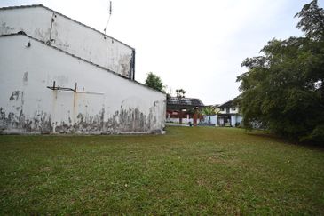 Bungalow House for sale