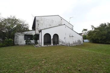 Bungalow House for sale