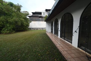 Bungalow House for sale