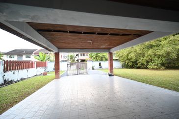 Bungalow House for sale