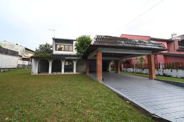 Bungalow House for sale