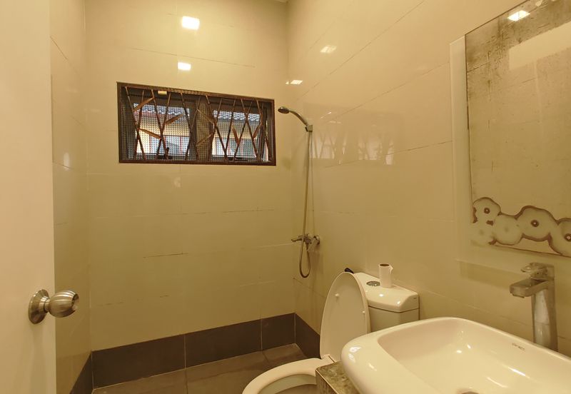 2-storey Terraced House for rent