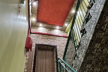 4 Storey Corner Shop/Hotel For Rent Taman Equine Near Puchong 