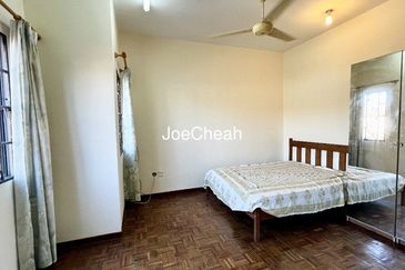 Jalan Aman Putra 1/5