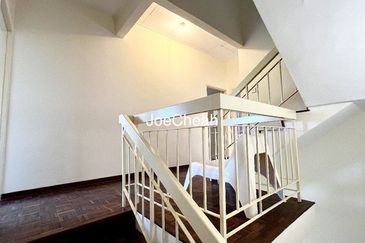 Jalan Aman Putra 1/5