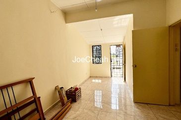 Jalan Aman Putra 1/5