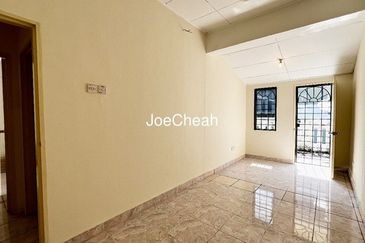 Jalan Aman Putra 1/5