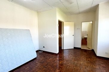 Jalan Aman Putra 1/5