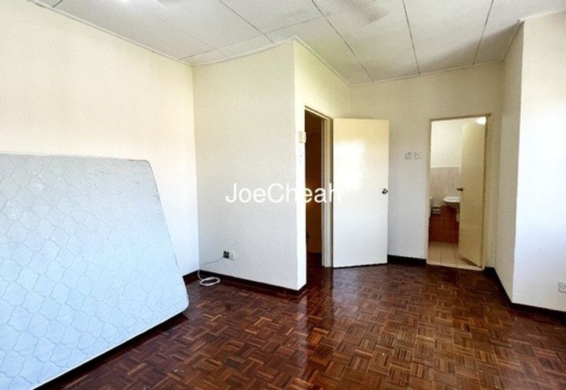 Jalan Aman Putra 1/5