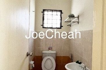 Jalan Aman Putra 1/5