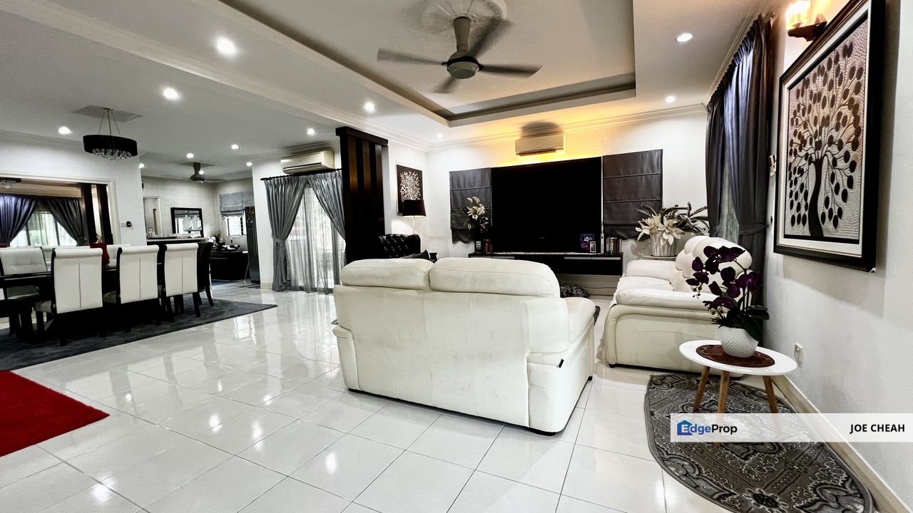 Sovereign Park Bandar Putra Permai Renovated Semi D For Sale, Selangor, Seri Kembangan