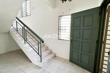 Jalan Putra Permai 8D