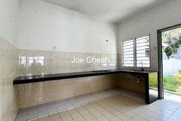 Jalan Putra Permai 8D