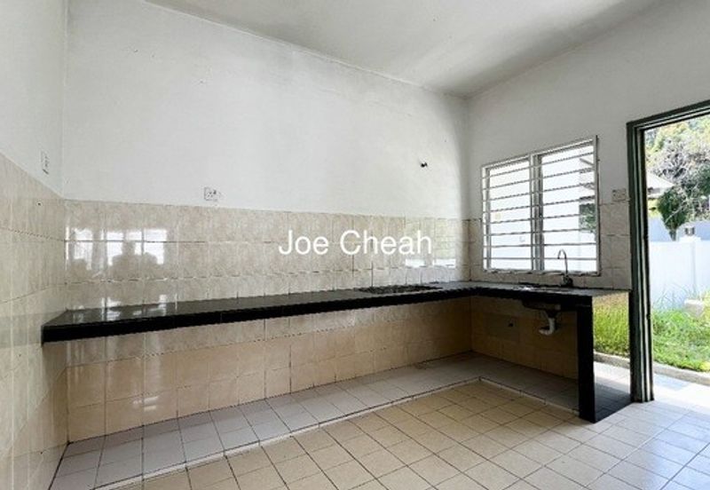 Jalan Putra Permai 8D