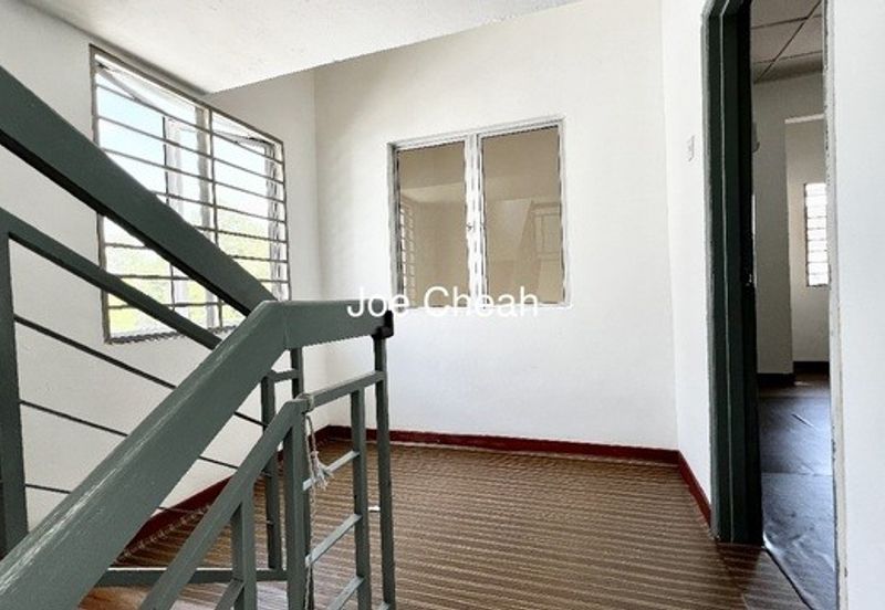 Jalan Putra Permai 8D