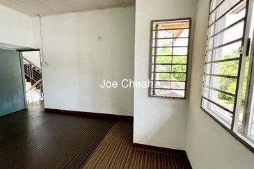 Jalan Putra Permai 8D