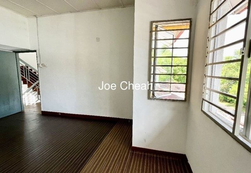 Jalan Putra Permai 8D