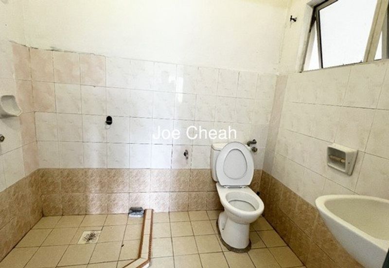 Jalan Putra Permai 8D