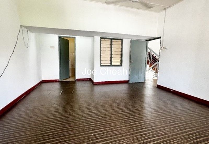 Jalan Putra Permai 8D